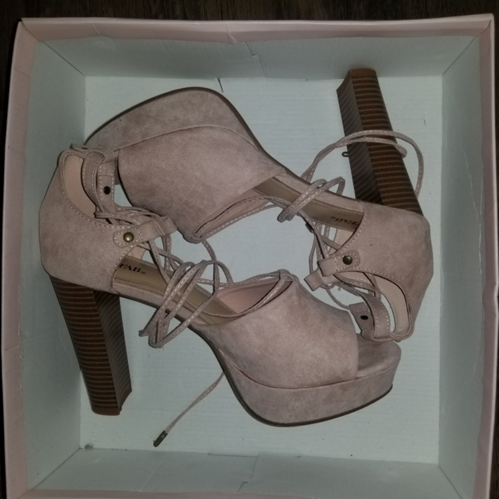 Shoes - Picture 7 of 7